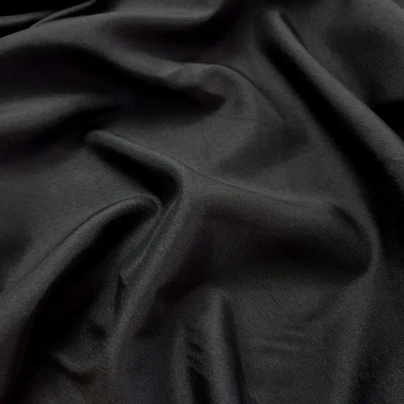 پارچه گمشده|اشیا|نیشابور, شهید بهشتی|دیوار