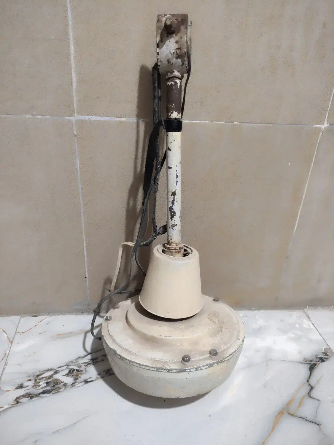 پنکه سقفی|پنکه و تصفیه‌کنندهٔ هوا|شاهین‌شهر, حاجی آباد|دیوار