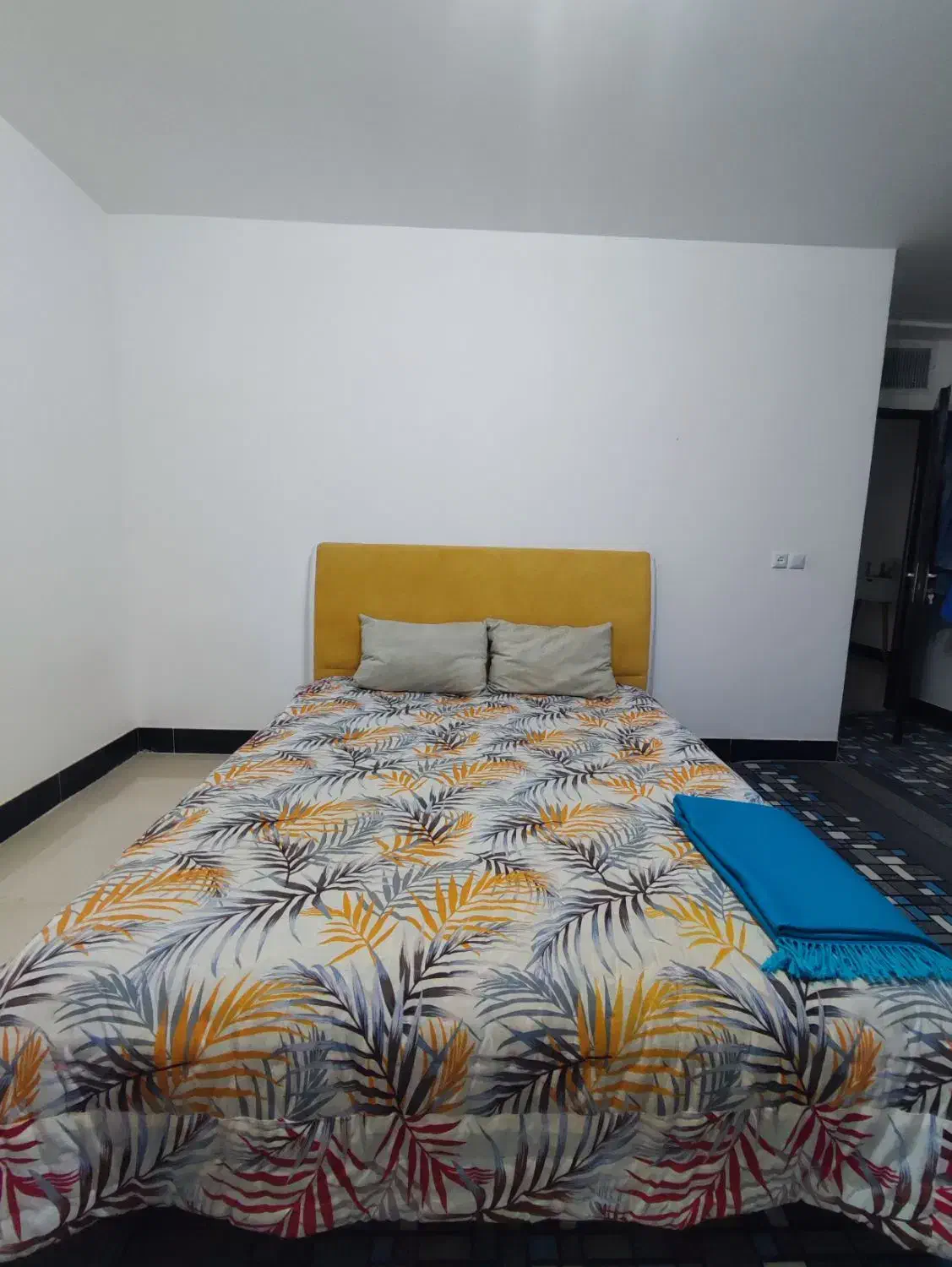 تخت خواب|تخت و سرویس خواب|طبس, |دیوار