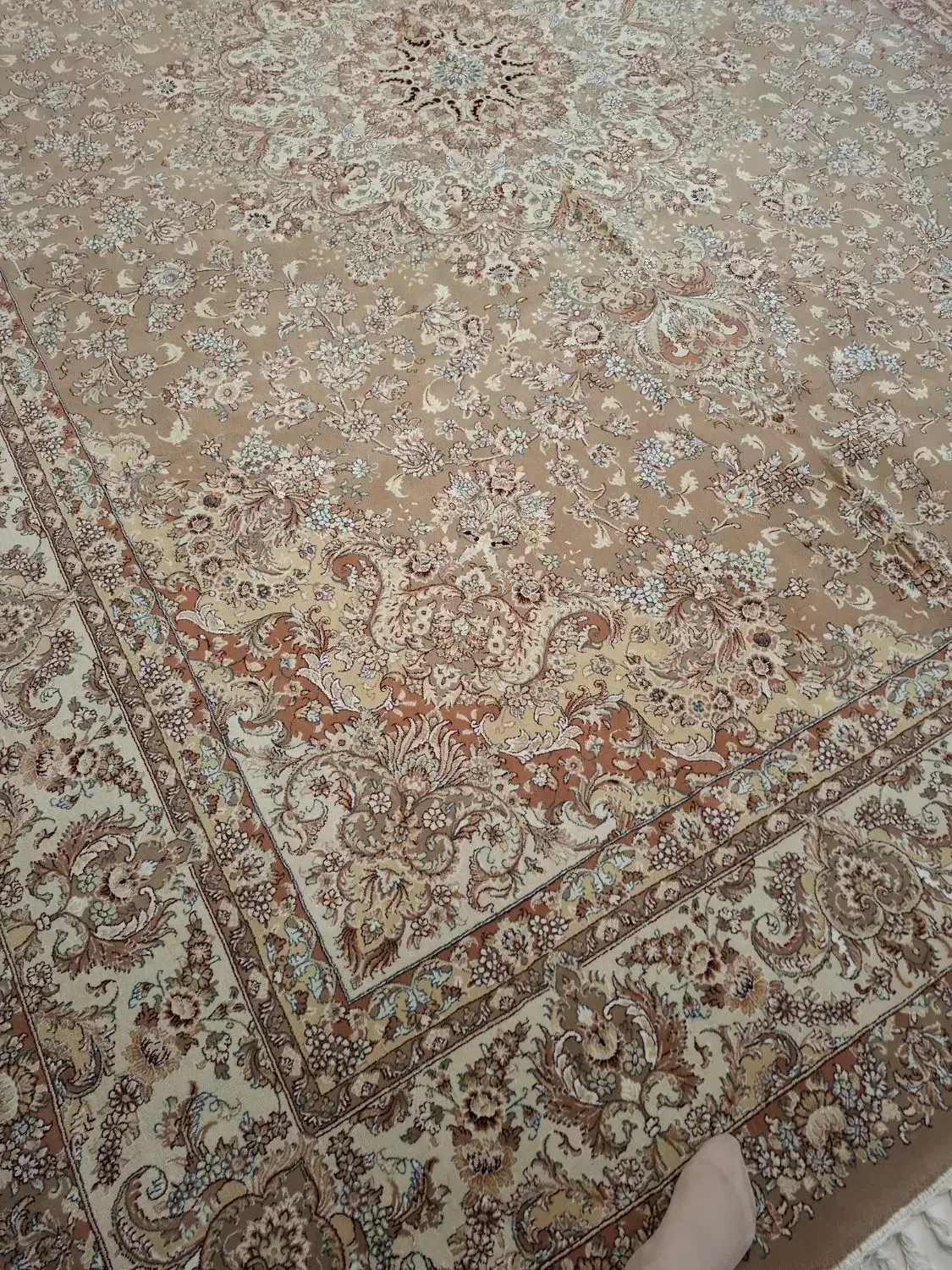 یک جفت فرش ۱۲ متری ۷۰۰ شانه بع علت جابجایی|فرش|تهران, فاطمی|دیوار