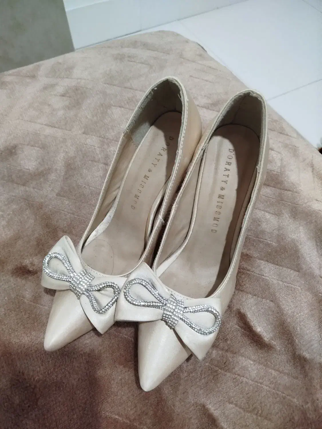 کفش مجلسی|کیف، کفش، کمربند|یاسوج, |دیوار