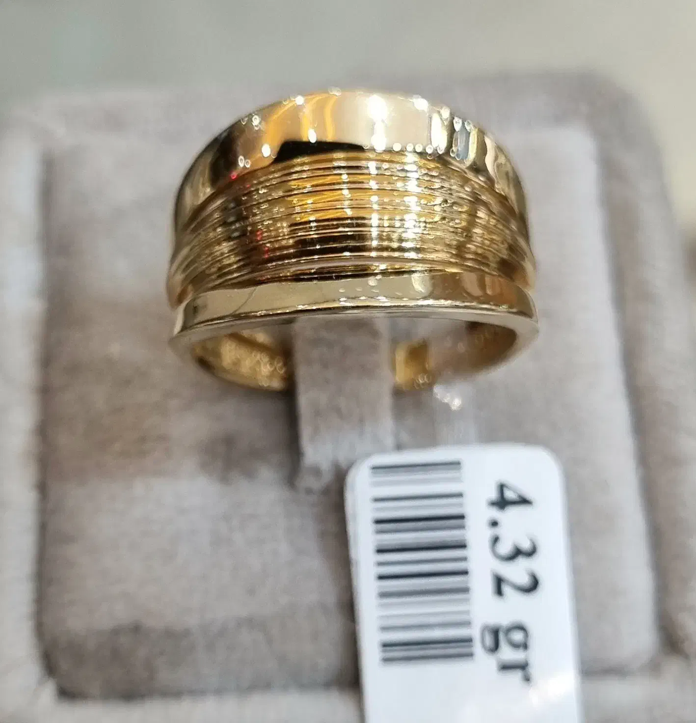 انگشتر|جواهرات|اصفهان, درب کوشک|دیوار