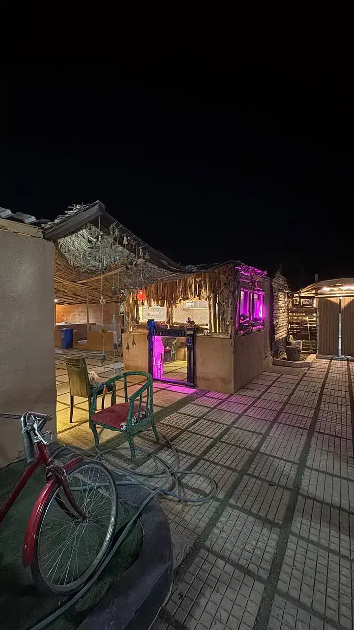 اجاره اقامتگاه باغشهری دوخواب|اجارهٔ کوتاهمدت آپارتمان و سوئیت|شیراز, شهرک برف فروشان|دیوار