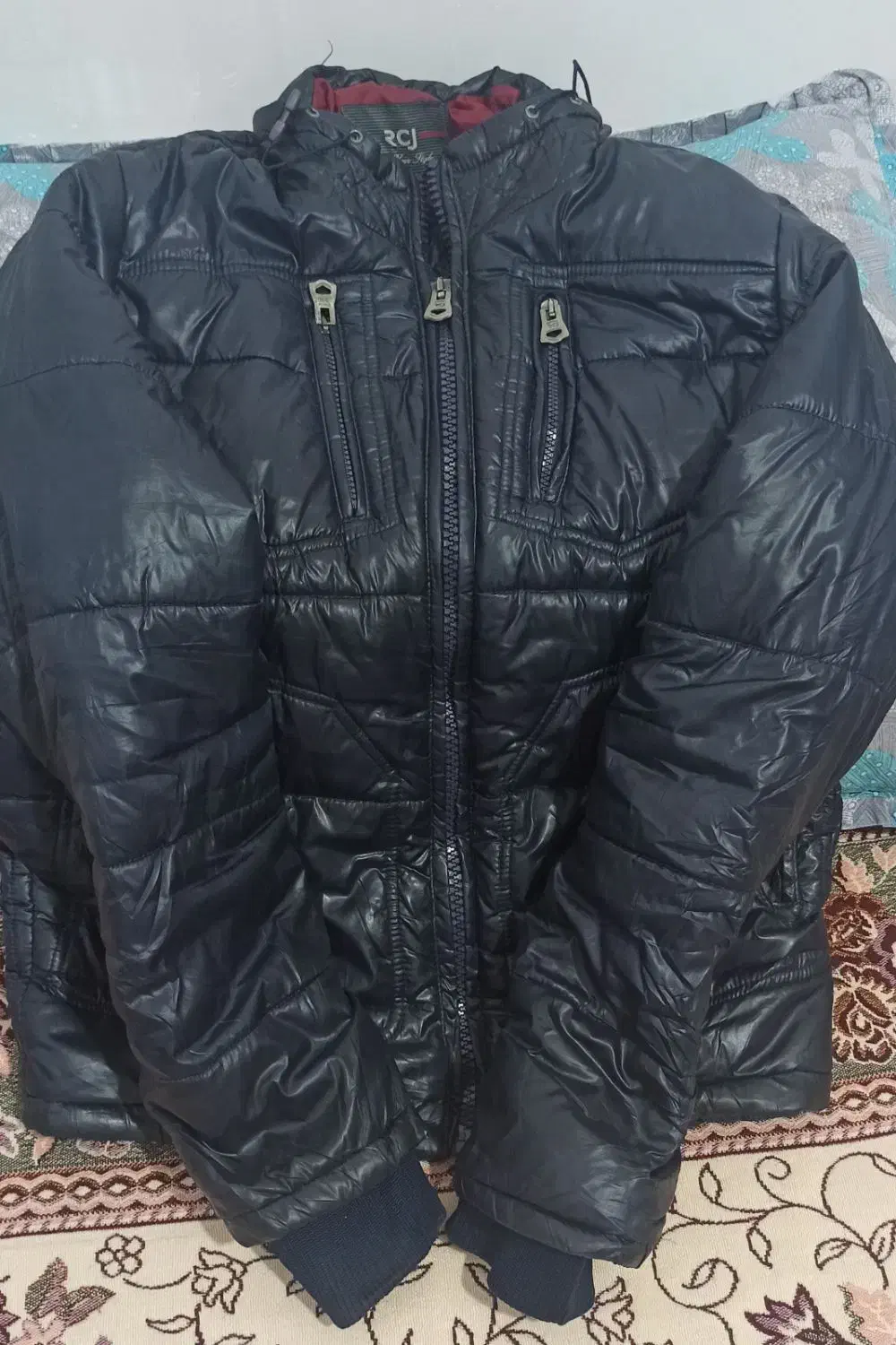 کاپشن خارجی|لباس|بیجار, |دیوار