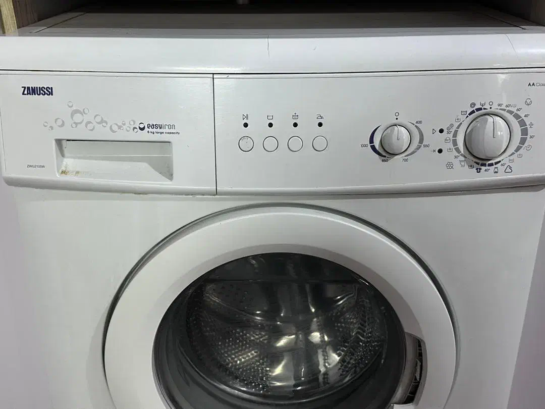 لباسشویی شش کیلویی خارجی زانویی ایتالیا|ماشین لباسشویی و خشک‌کن لباس|مشهد, هنرور|دیوار