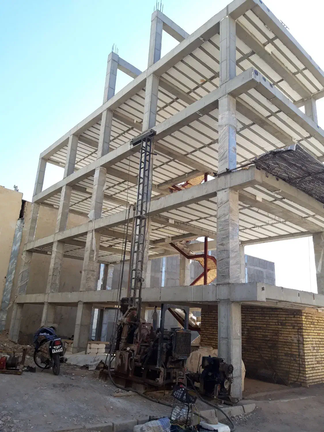 پیش فروش آپارتمان پردیسان تک واحدی سه طبقه۱۲۷متر|پیش‌فروش املاک|قم, پردیسان|دیوار