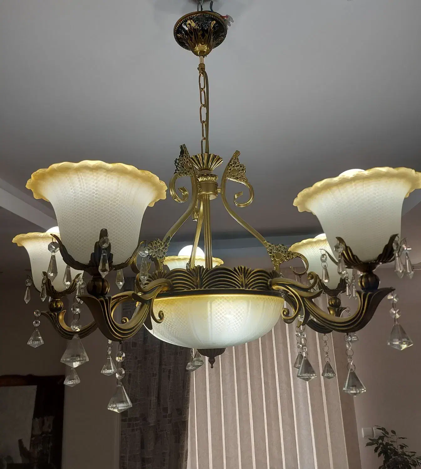 لوستر پنج شاخه طرح برنز|لوستر و چراغ آویز|اندیشه, شهرک مریم|دیوار