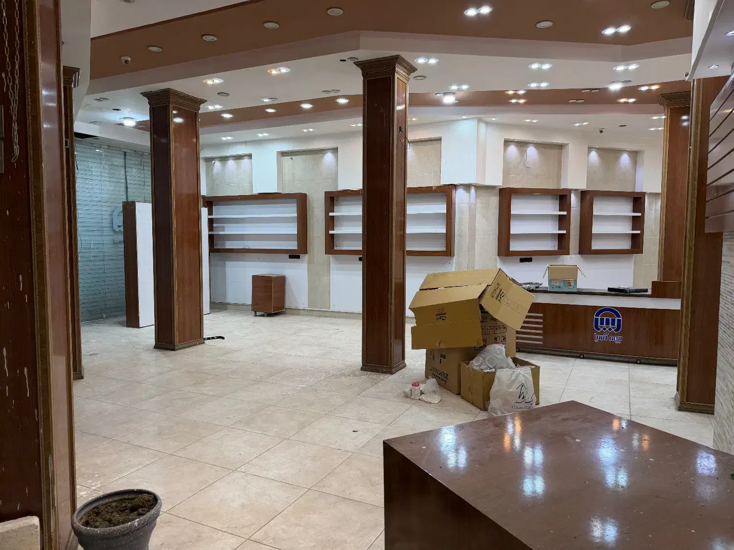 اجاره ۴ دهنه مغازه چهاراه جانبازان|اجارهٔ مغازه و غرفه|سیرجان, |دیوار