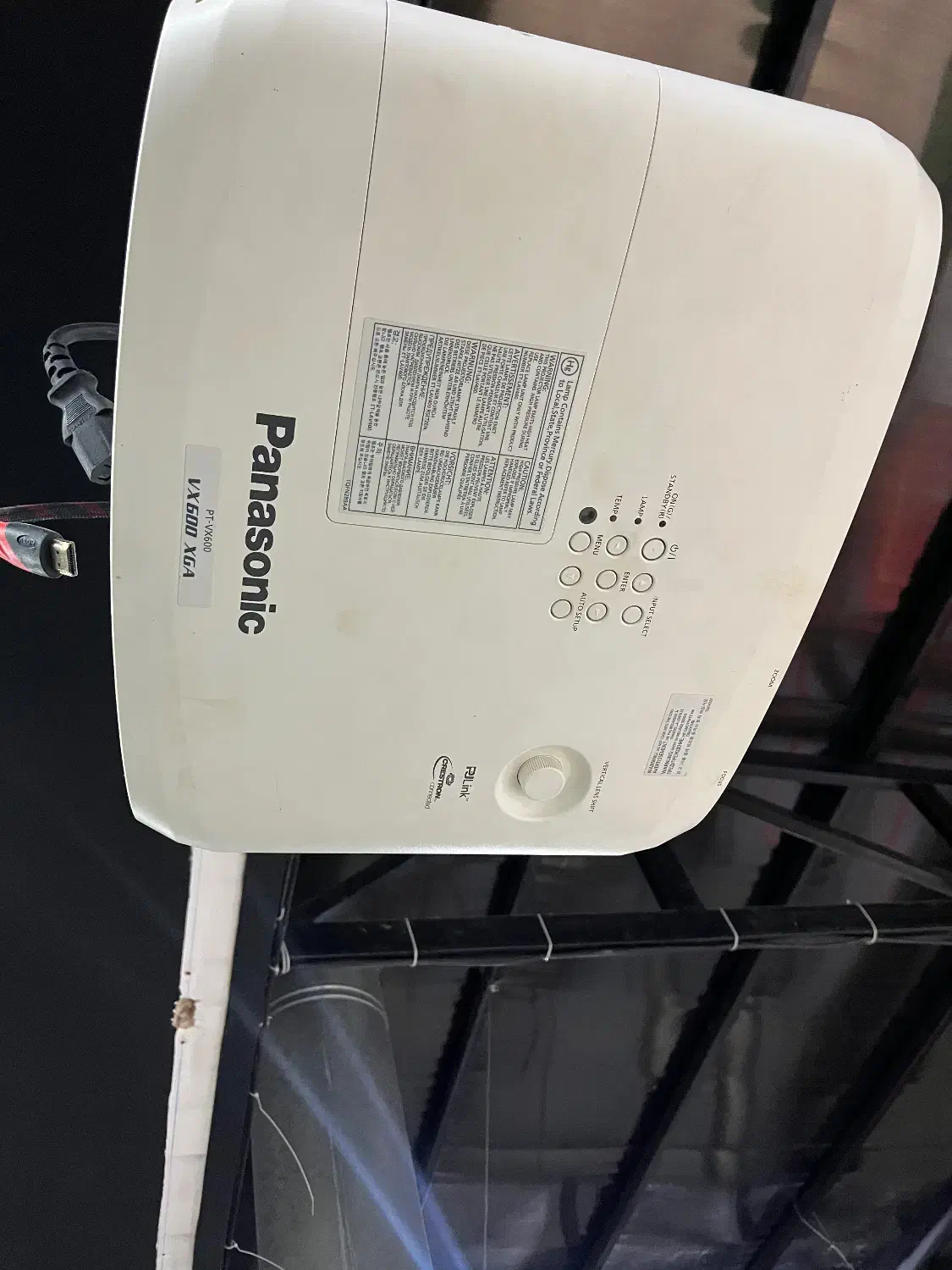 ویدئو پرژکتور پاناسونیک و پرده برقی ۳*۳|تلویزیون و پروژکتور|اصفهان, خانه اصفهان|دیوار