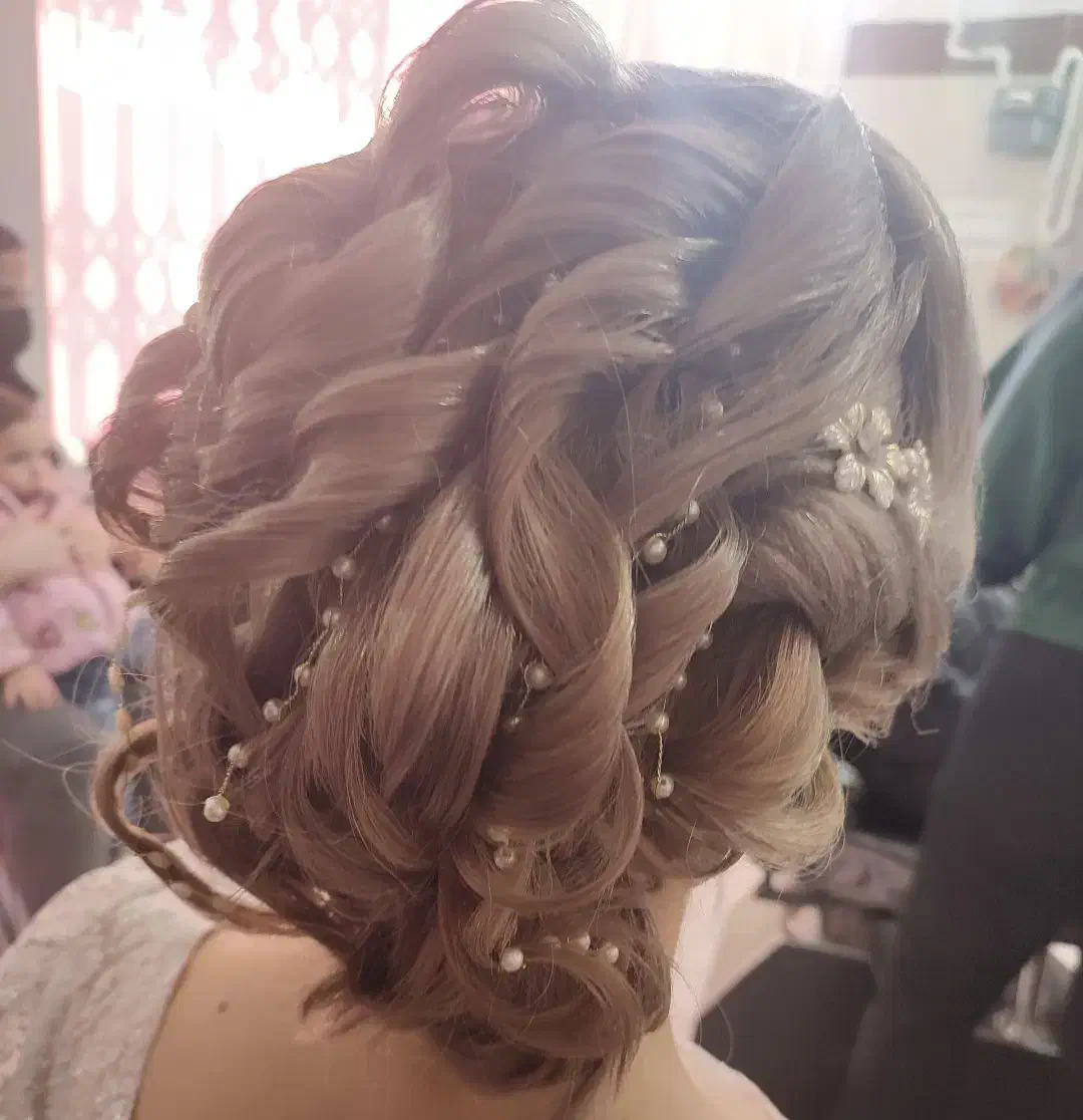 سلام کلیه خدمات آرایشگری با نصف قیمت|خدمات آرایشگری و زیبایی|پاکدشت, پاکدشت (مامازند)|دیوار