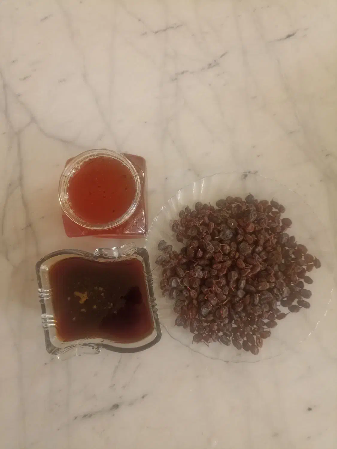 کشمش آفتابی ،شیره انگور ،عسل  تاکستان|خوردنی و آشامیدنی|تاکستان, |دیوار