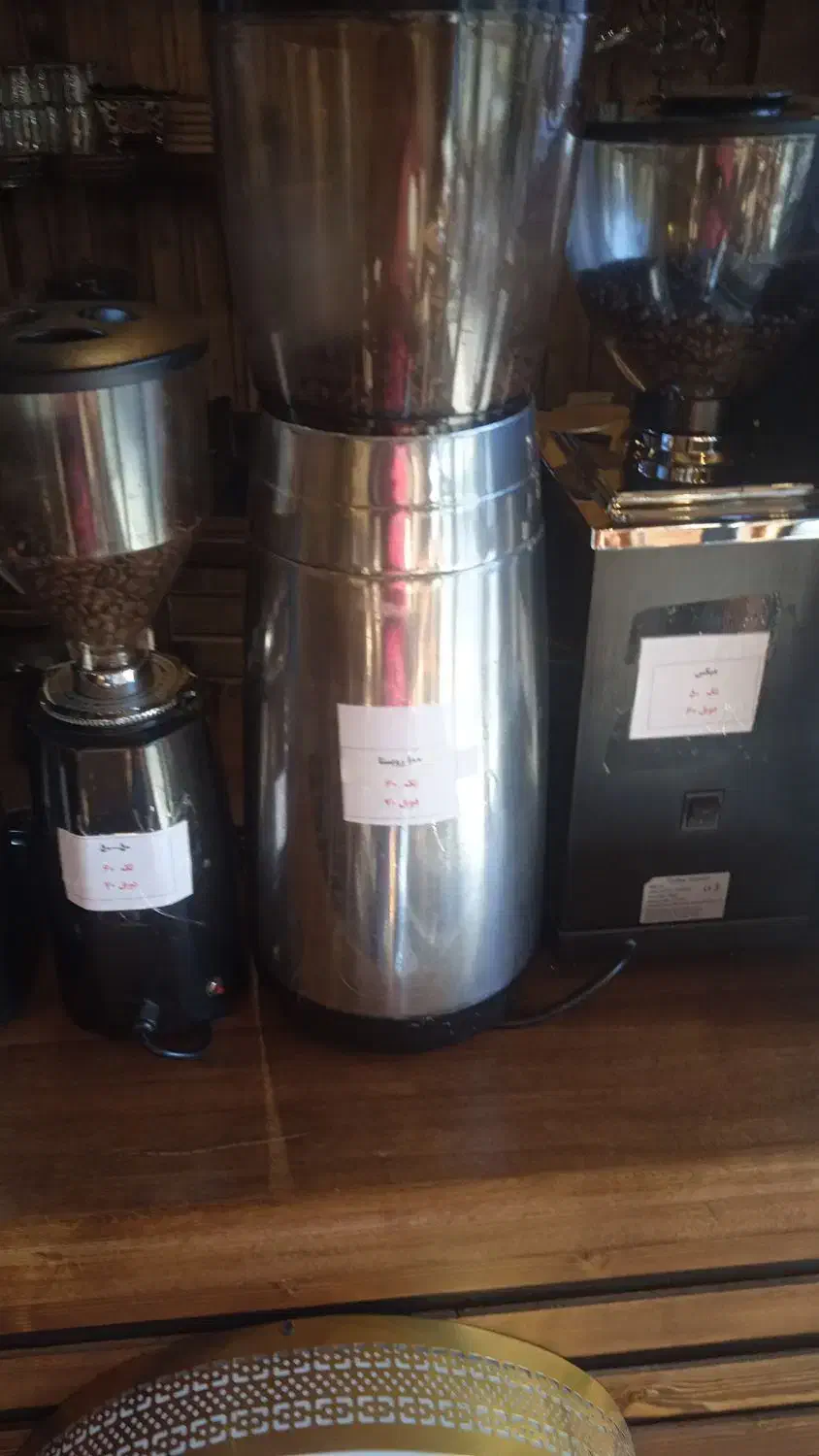 به یک نیرو خانم نیازمندیم|استخدام خدمات فروشگاه و رستوران|ایلام, |دیوار