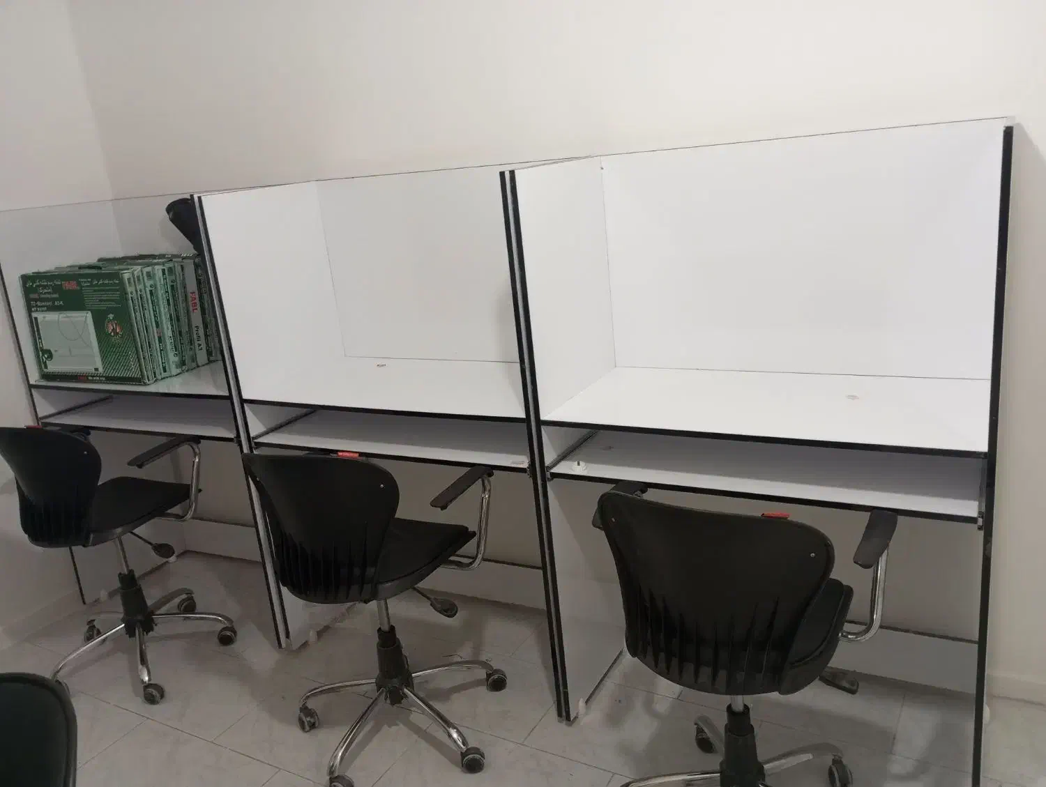 میز کامپیوتر و مطالعه|میز تحریر و کامپیوتر|تربتحیدریه, میدان مرکزی|دیوار