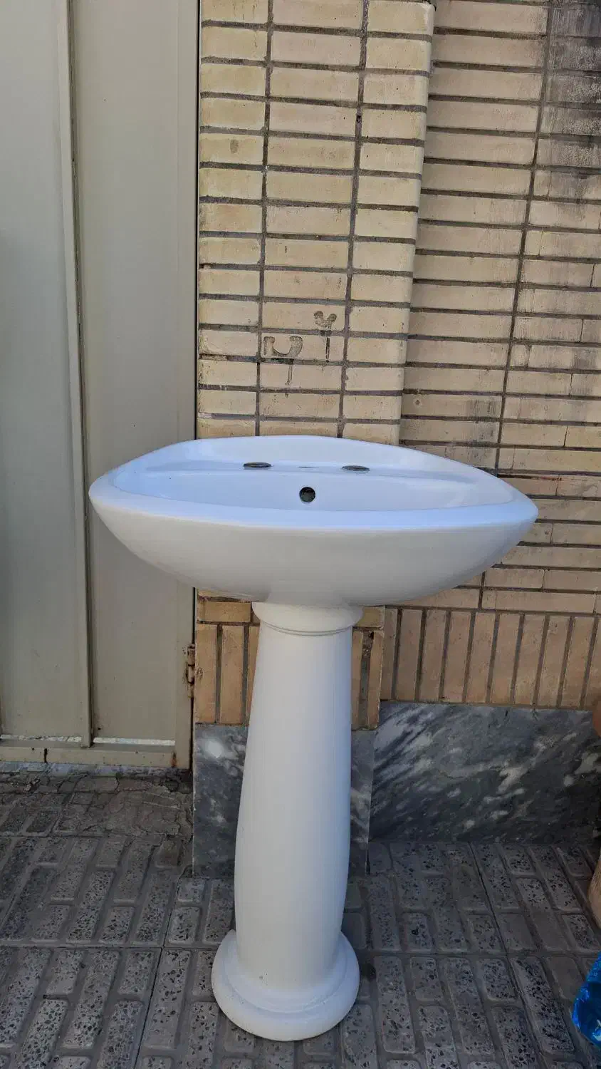 روشویی در حد نو|لوازم سرویس بهداشتی|شاهین‌شهر, شهرک گلدیس|دیوار