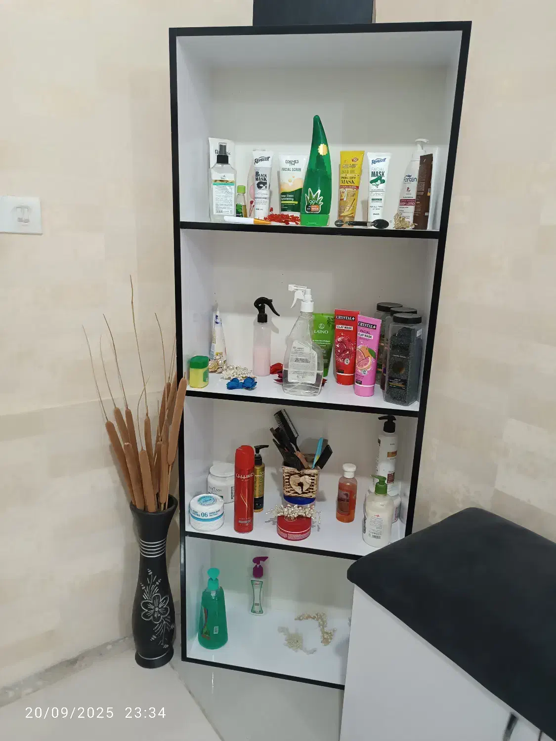 لوازم میکاپ وشنیون قیمت توافقی.توضیحات رو بخونید|آرایشگاه و سالنهای زیبایی|مشهد, سپاد|دیوار