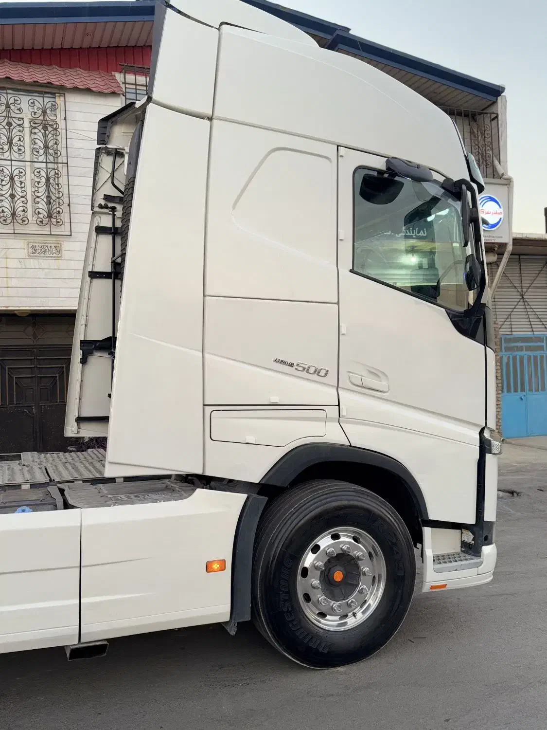 ولوو۵۰۰ اف اچ ۵۰۰|خودرو سنگین|نهاوند, |دیوار