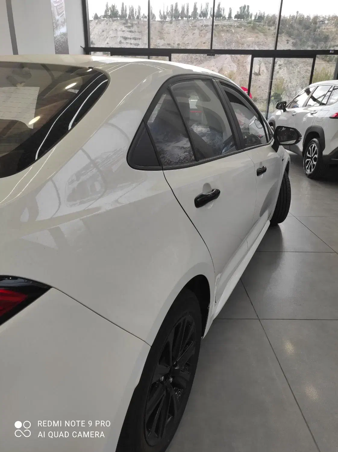 تویوتا لوین بلک ادیشن وارداتی|خودرو سواری و وانت|تبریز, |دیوار