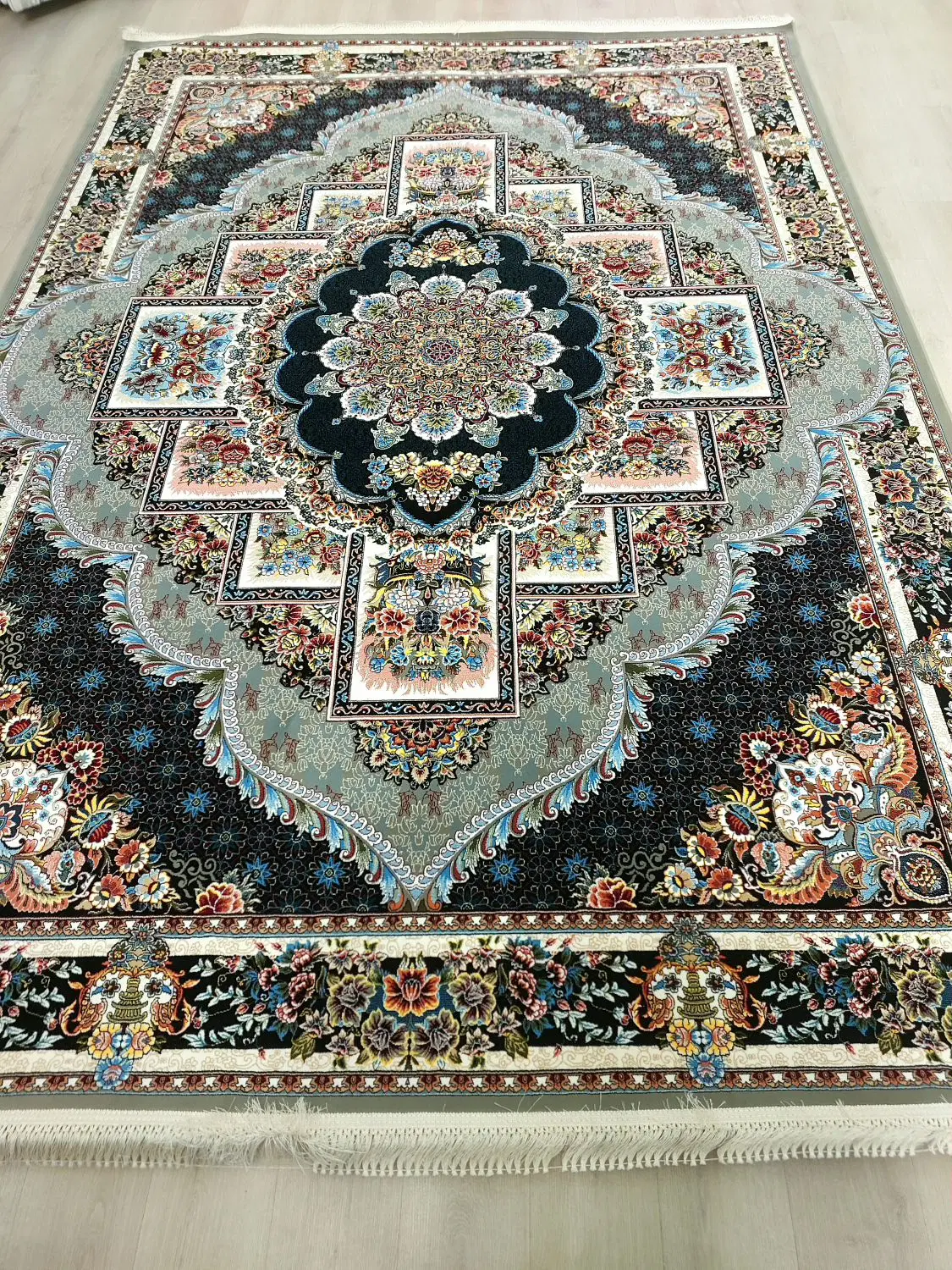 فرش ۹متری۷۰۰شانه تراکم۲۵۵۰/کاملا نو و آکبند/ناردون|فرش|اصفهان, همدانیان|دیوار