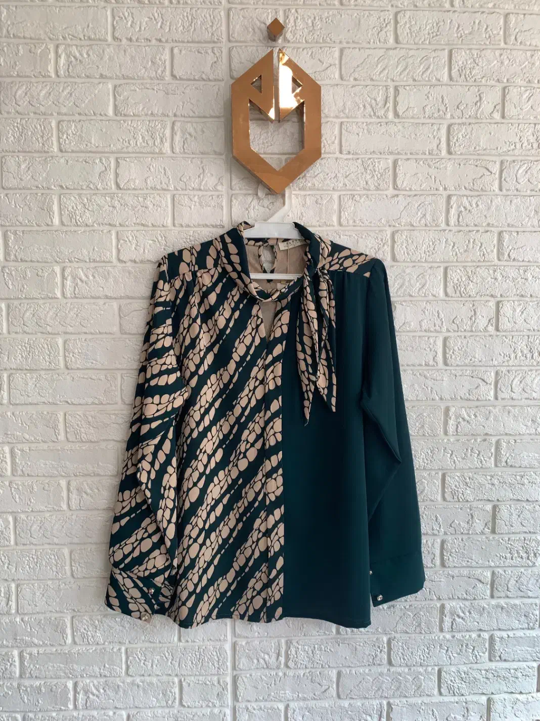 خیاط بیرون بر حرفه ای لباس زنانه نیم مجلسی|استخدام صنعتی، فنی، مهندسی|تهران, شهید رجایی|دیوار