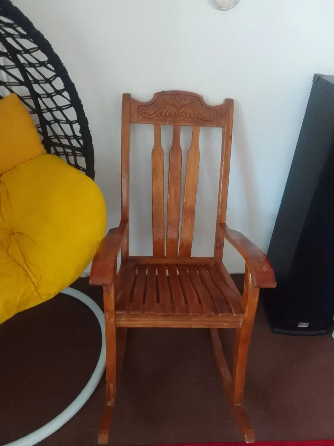 یک عدد تاب ریلکسی و صندلی مادر بزرگ|مبلمان خانگی و میز عسلی|ارومیه, |دیوار