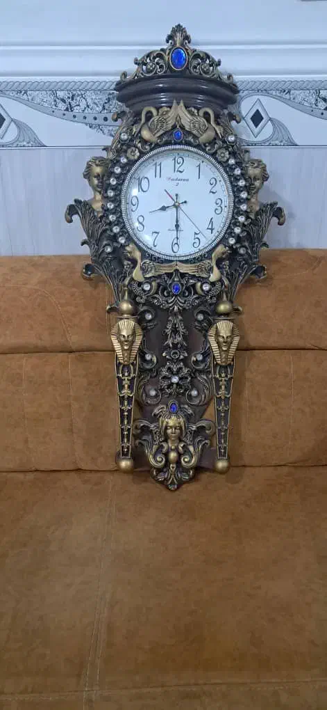 ساعت درحد نونونو خیلی تمیز هست|ساعت دیواری و تزئینی|بندر ماهشهر, |دیوار