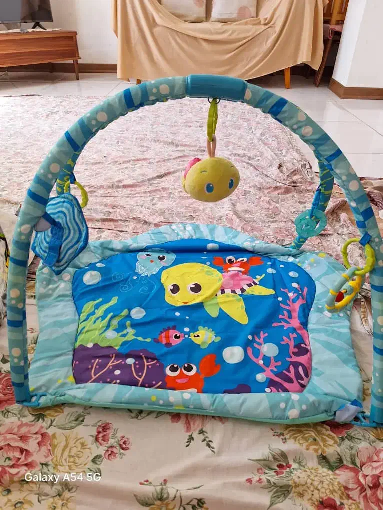 پشه بند وتشک بازی کودک|اسباببازی بچه|شیراز, شیشهگری|دیوار