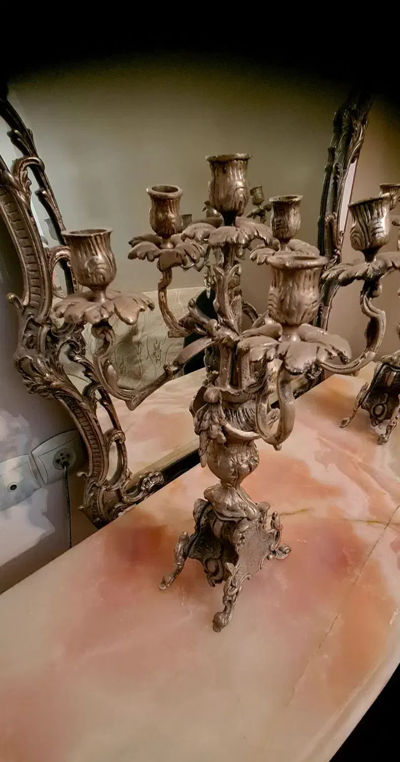 آینه و شمعدان|آینه|مشهد, تربیت (صدف)|دیوار