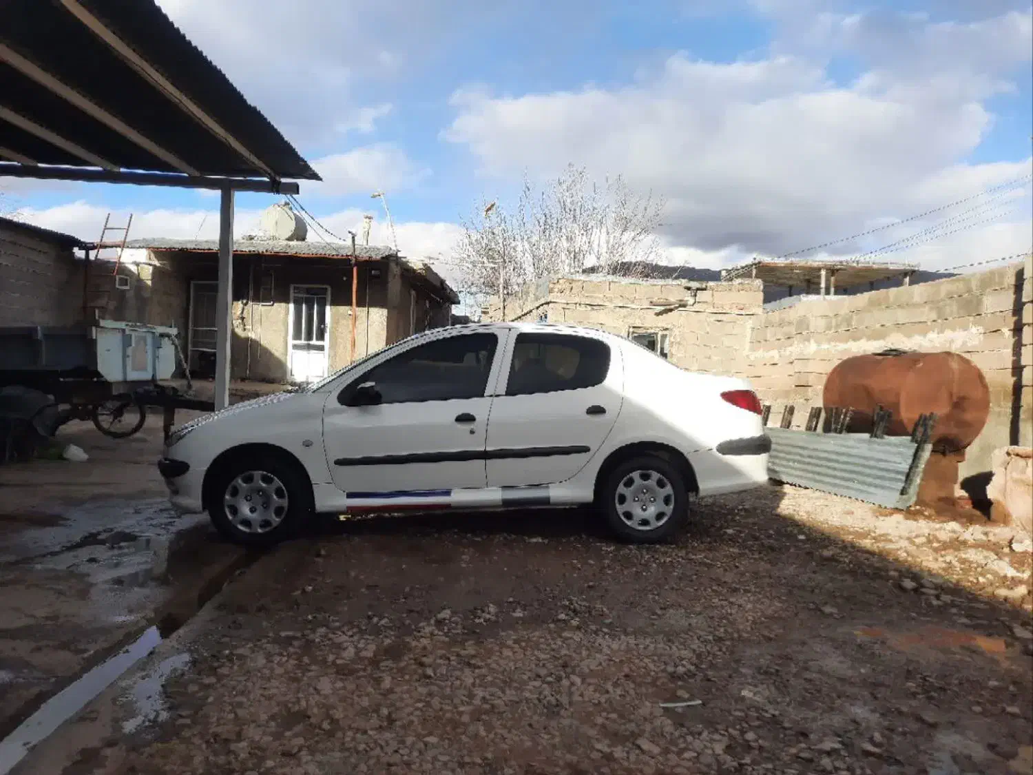 206 اس دی|خودرو سواری و وانت|صحنه, |دیوار