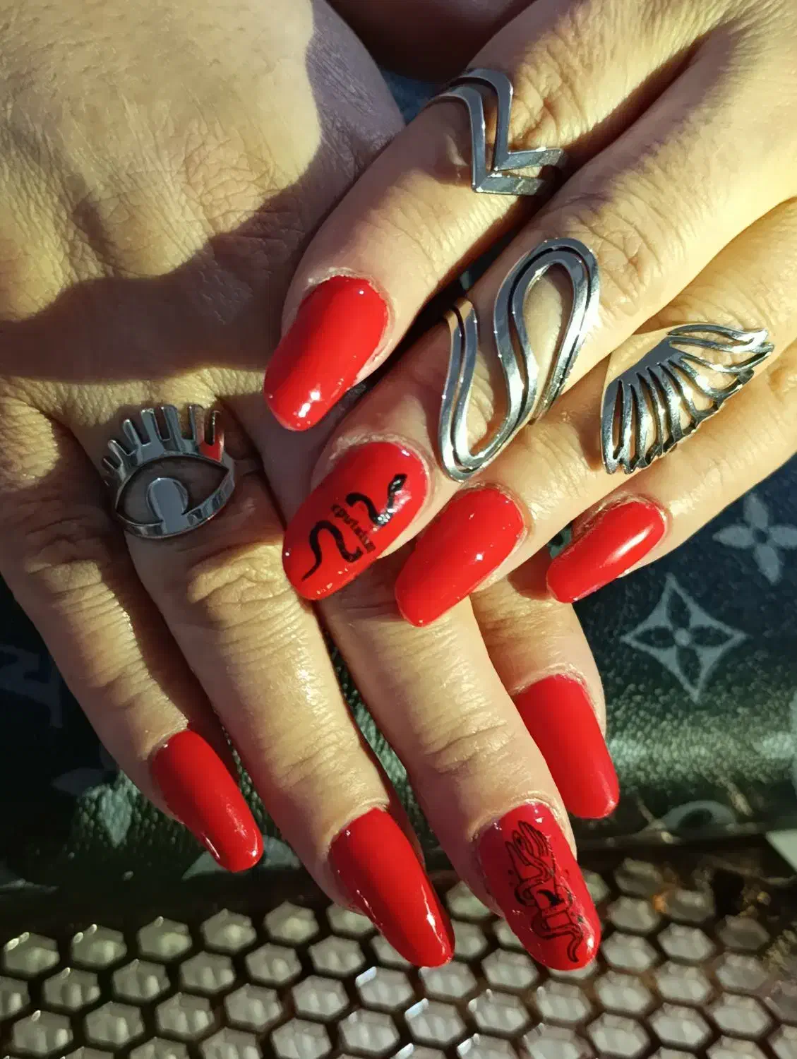 مدل رایگان برای کاشت ناخن|خدمات آرایشگری و زیبایی|رشت, لاکانی|دیوار