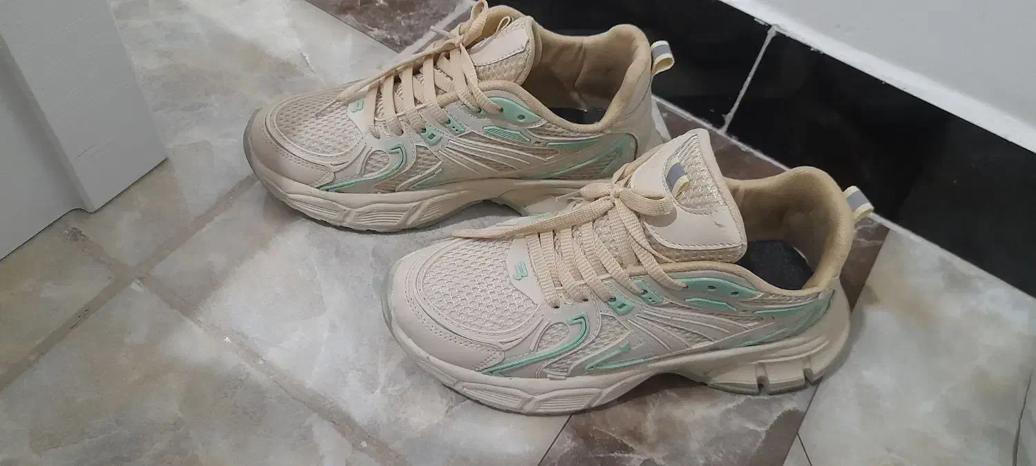 کفش اسپرت نو|کیف، کفش، کمربند|ایلام, |دیوار