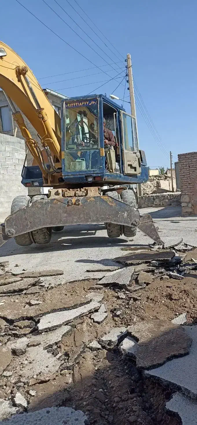 خریدار بیل کوماتسو ۱۵۰|خودرو سنگین|مراغه, |دیوار