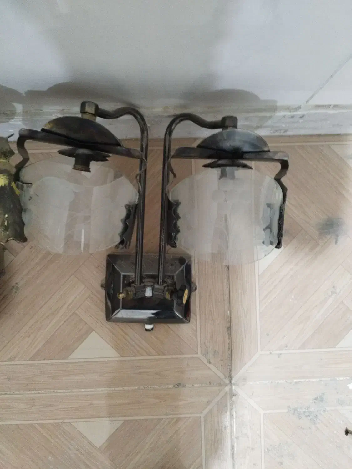 دو عدد روشنایی گازی دو قلو|لوستر و چراغ آویز|شیراز, پودنک|دیوار