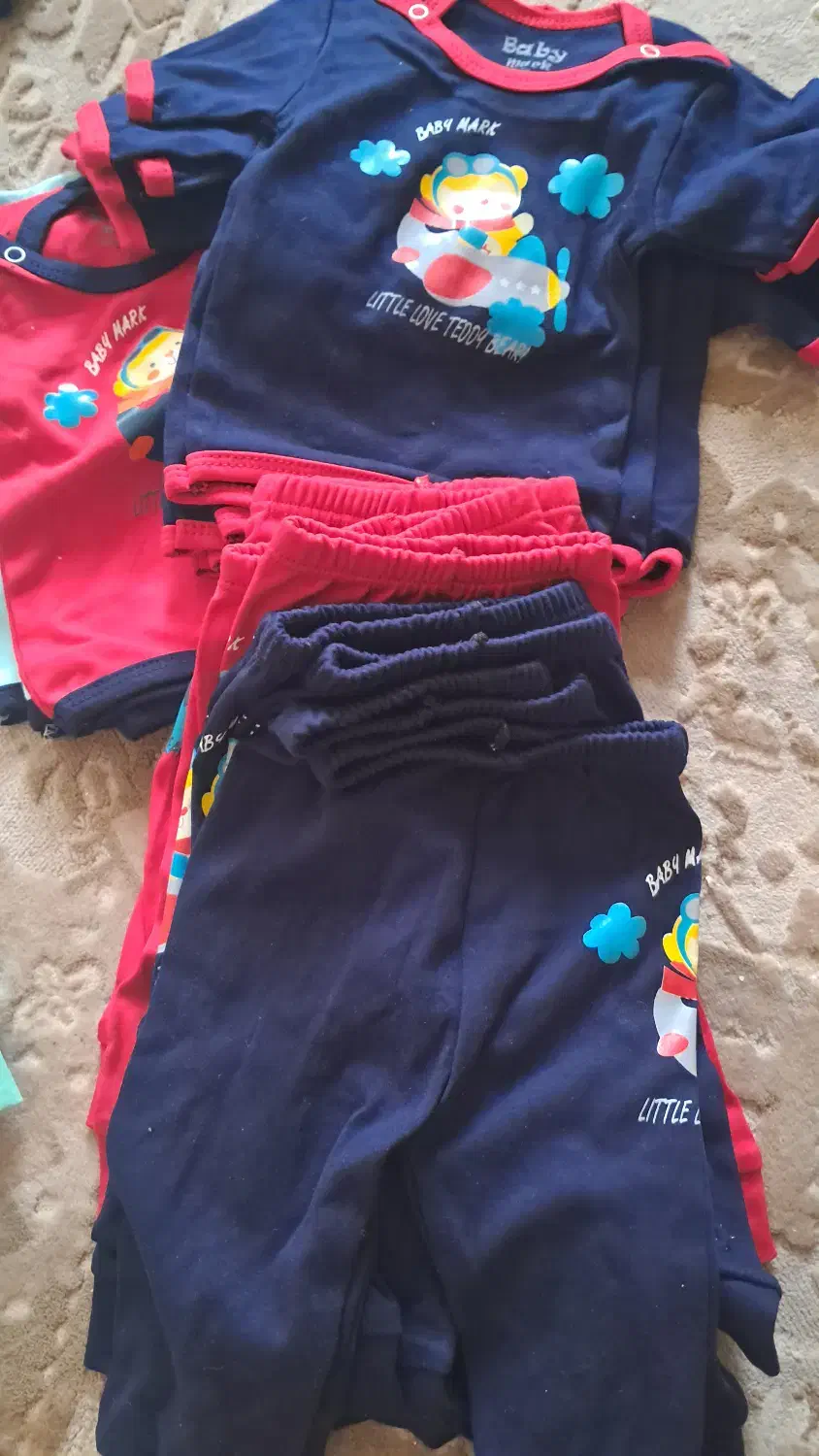 لباس نوزاد|کفش و لباس بچه|کاشان, میدان کهنه|دیوار