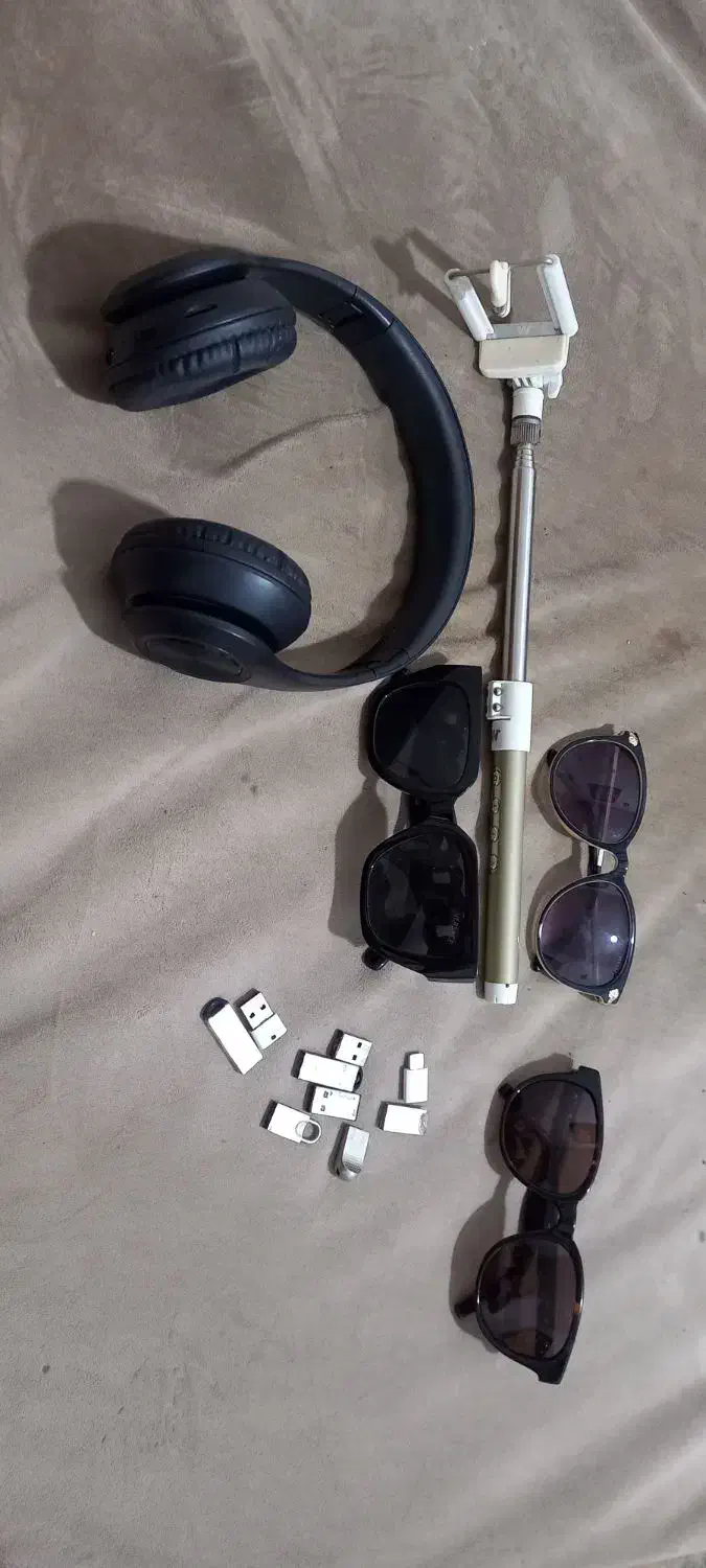 عینک ومونوپادو فلش وهدفون وچراغ شارژی|لوازم جانبی موبایل و تبلت|لاهیجان, یوسف آباد|دیوار