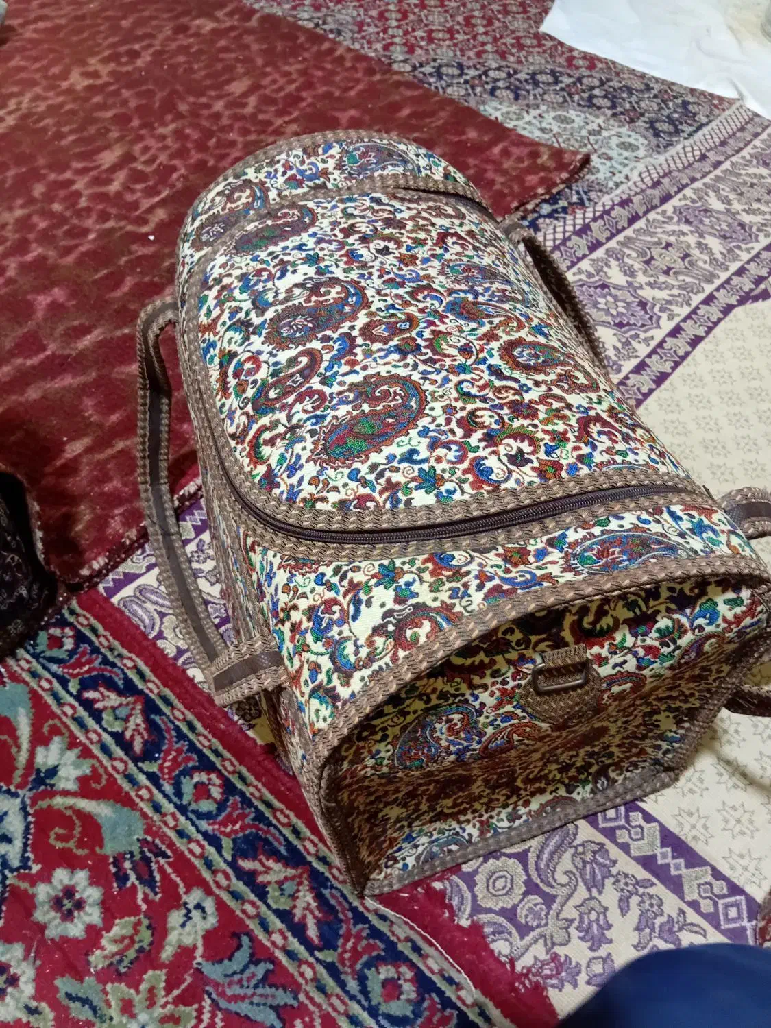 کیف‌ترمه‌بارنگ‌وسارهی‌متفاود|کیف، کفش، کمربند|شیراز, سیاه سنگ|دیوار