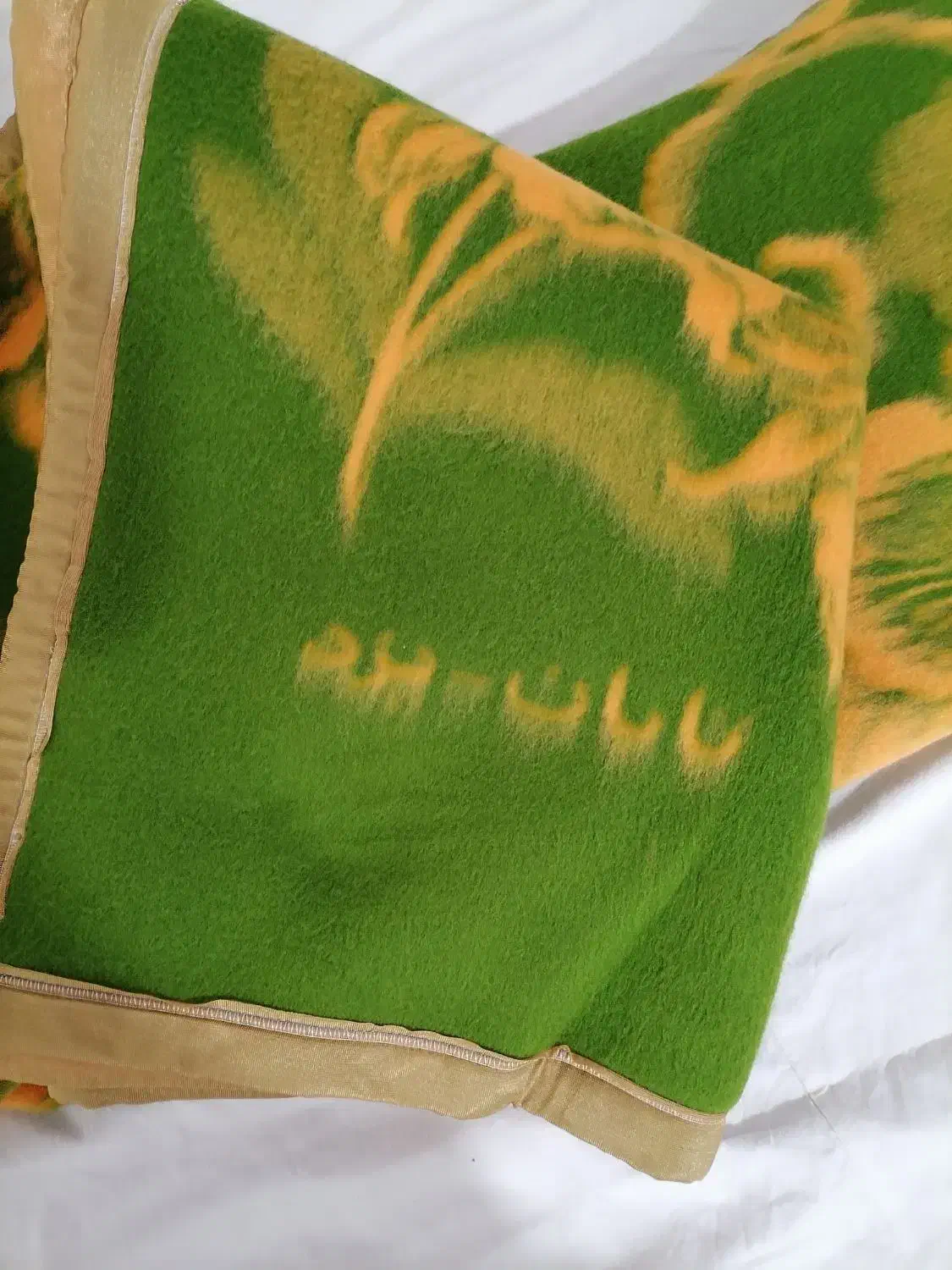 پتو تابان قدیمی نو نو|رختخواب، بالش، پتو|یزد, |دیوار