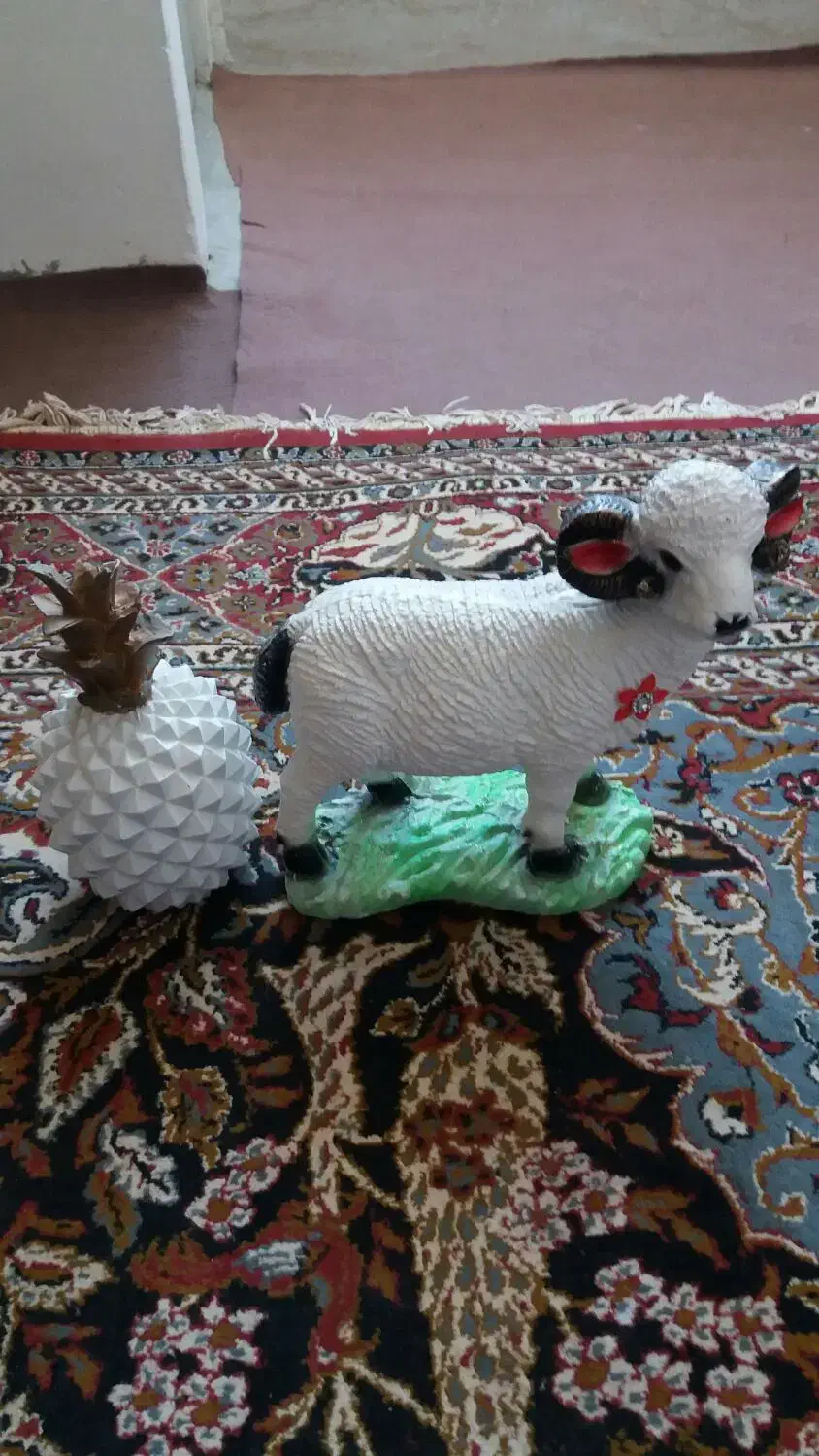 مجسمه|مجسمه، تندیس، ماکت|هشتگرد, هشتگرد قدیم|دیوار