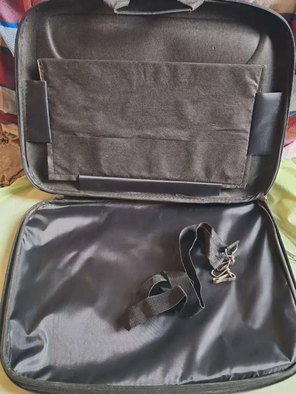 کیف لپ تاپ و مدارک رمز دار نو|کیف، کفش، کمربند|قم, زاویه|دیوار