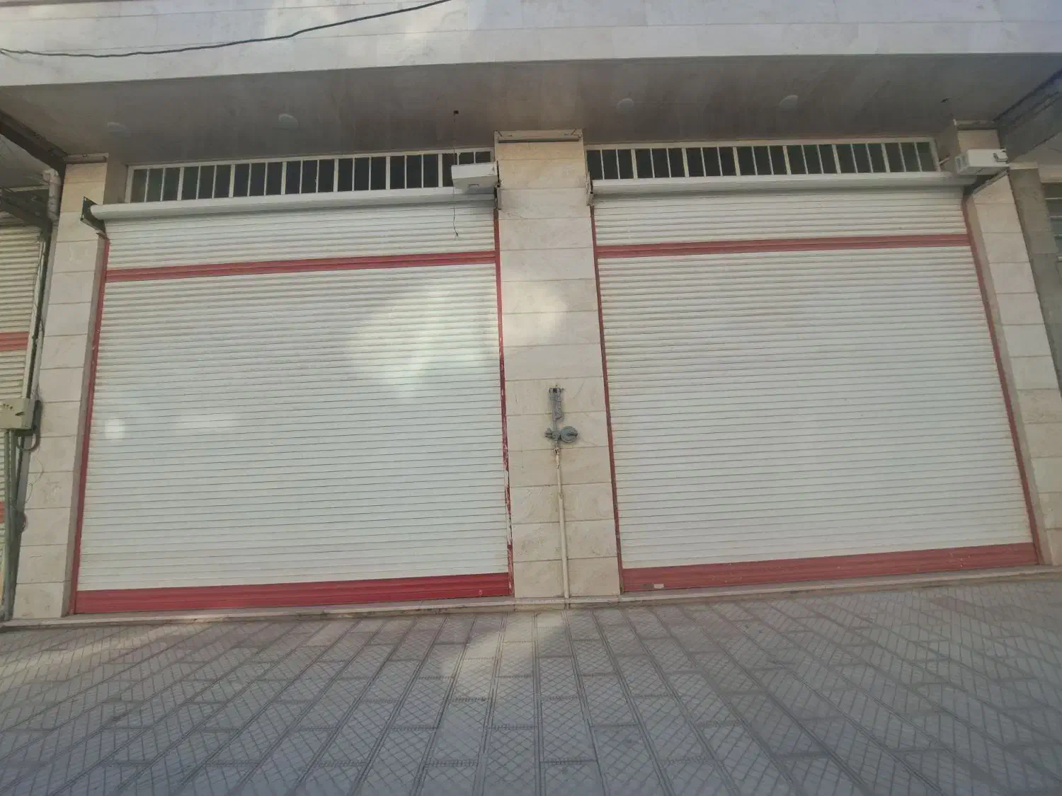 اجاره واحد تجاری - ابتدای ورودی شهرک صنعتی اشتهارد|اجارهٔ مغازه و غرفه|اشتهارد, |دیوار