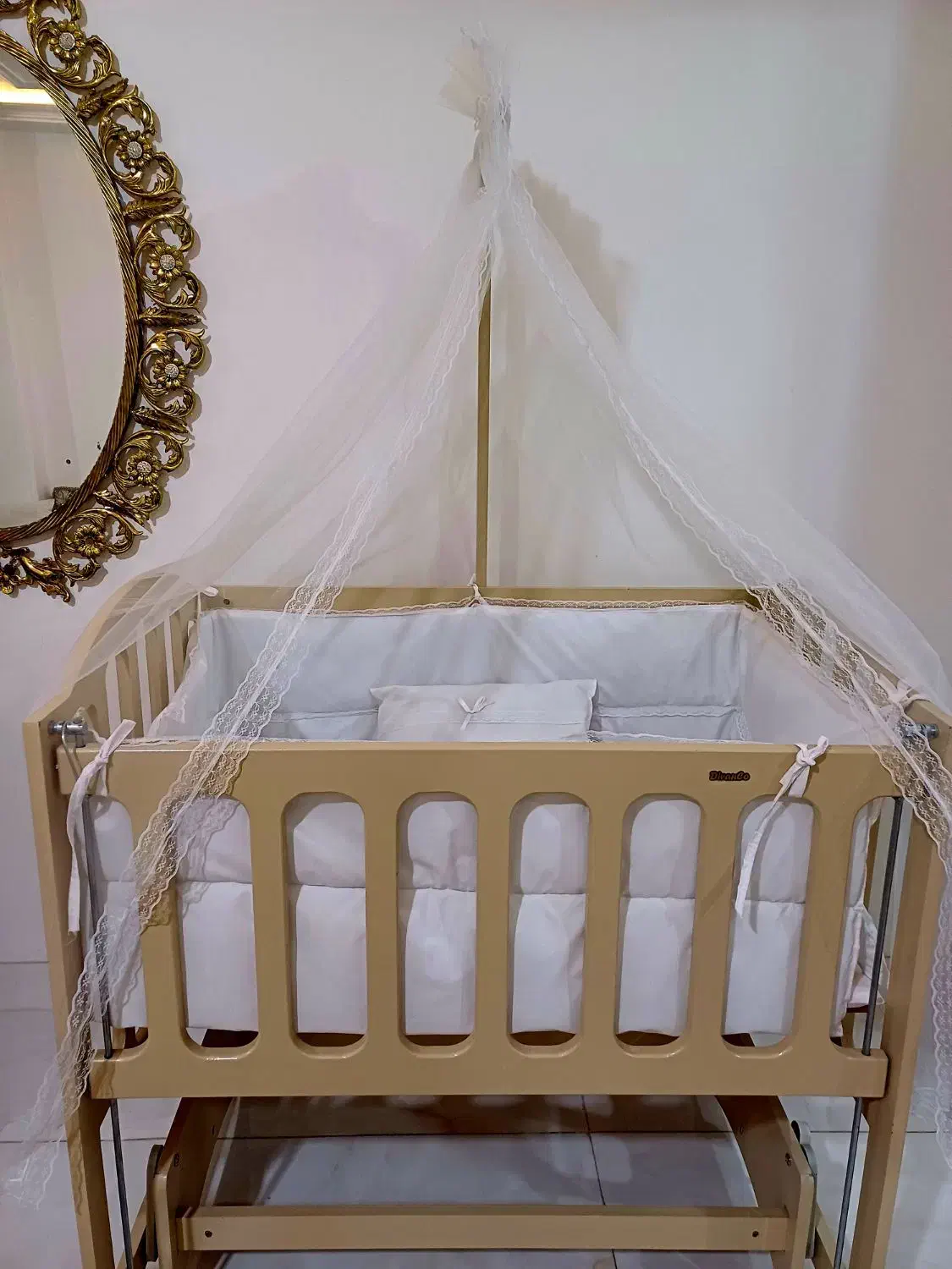 تخت کنار مادر|تخت و صندلی بچه|قروه, |دیوار