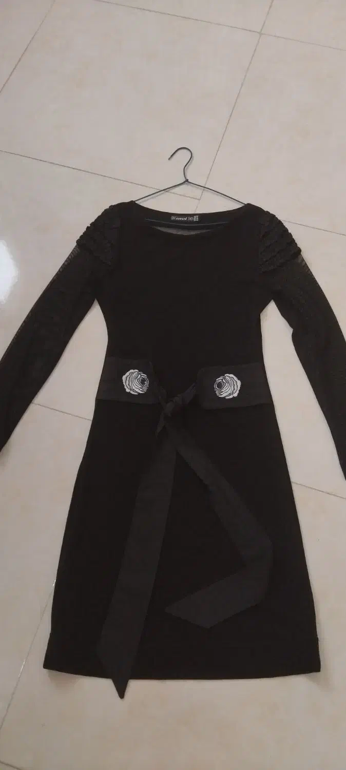 پیراهن مجلسی کشی|لباس|قم, جهان بینی|دیوار