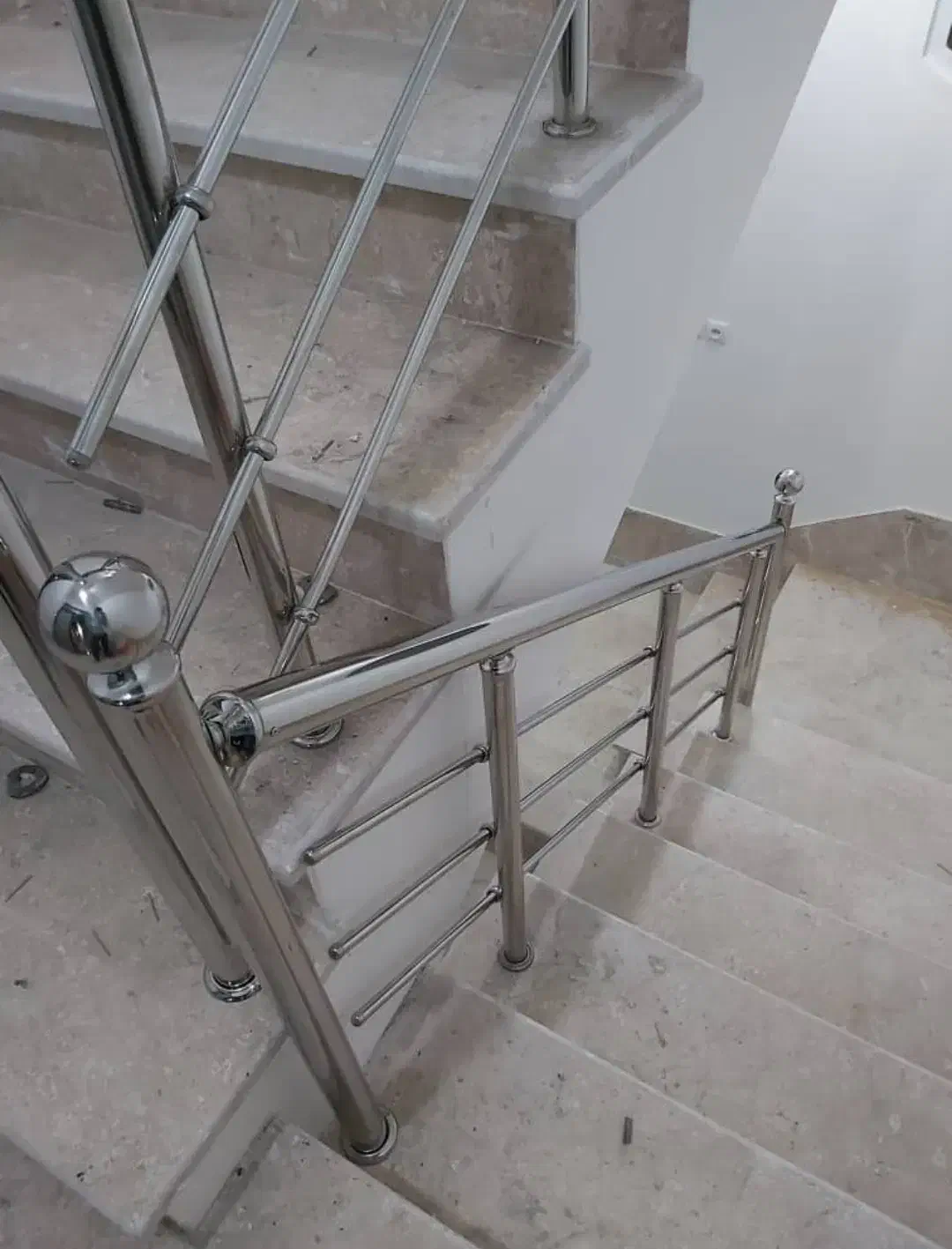 نصب انواع نرده استیل و حفاظ پنجره|خدمات پیشه و مهارت|دلیجان, |دیوار