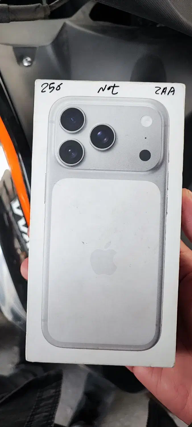 گوشی آیفون ۱۷ پرو ۲۵۶ سفید نقره ای|موبایل|تهران, ارم|دیوار