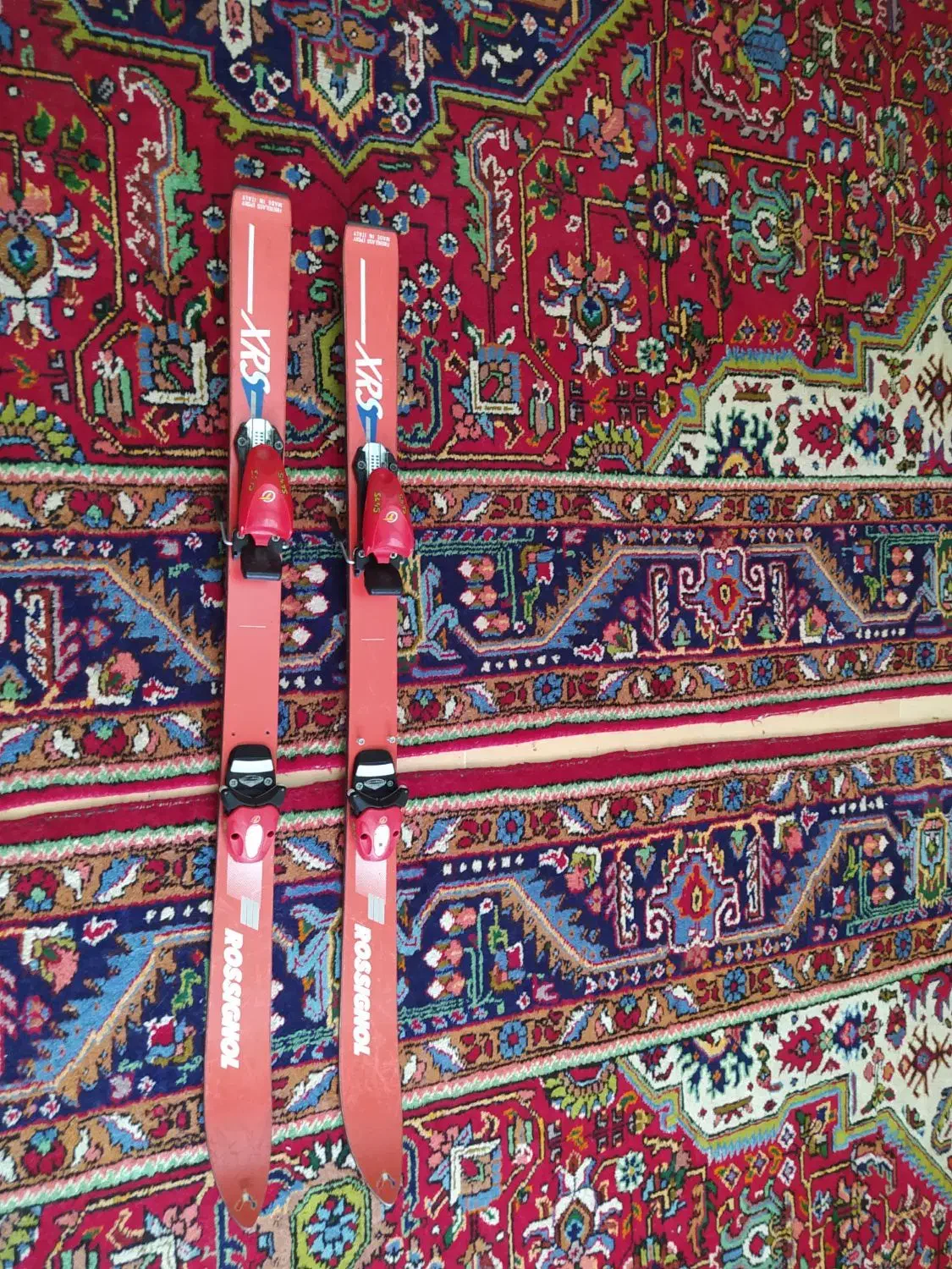 یک عدد اسکی در حد نوع ساخت ایتالیا برند روسینگال|ورزشهای زمستانی|ارومیه, |دیوار