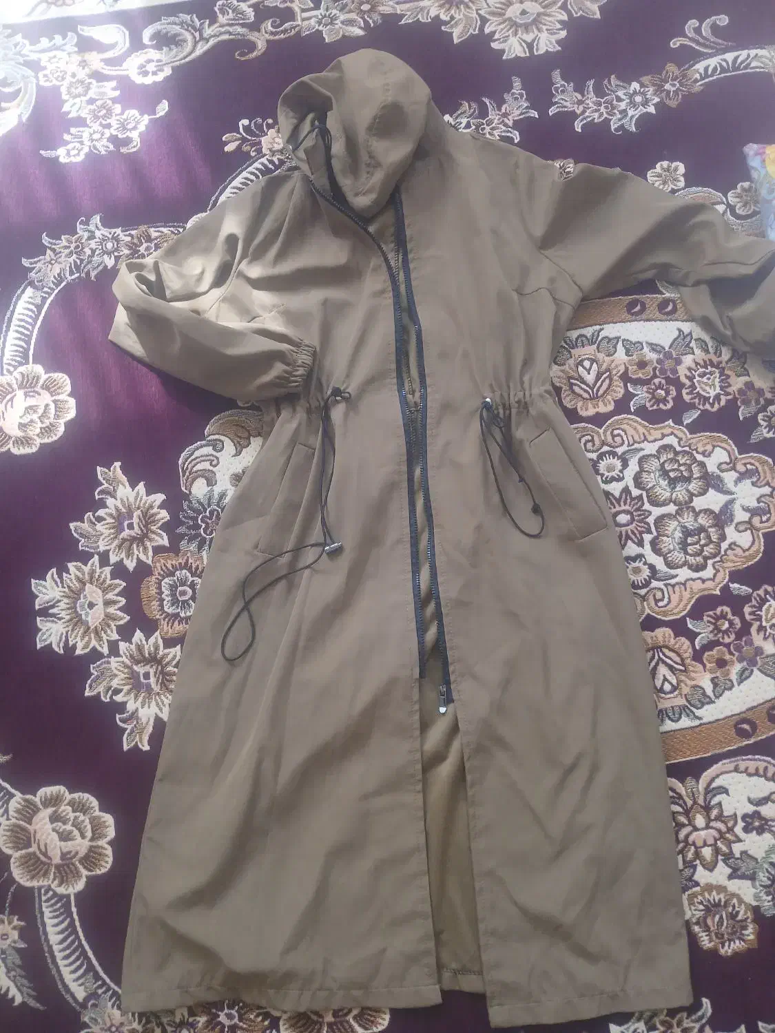 بارونی بلند|لباس|تفرش, |دیوار