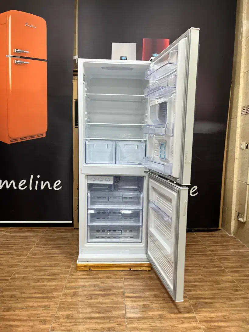 یخچال فریز بدون برفک نو madama دوسال ضمانت|یخچال و فریزر|پرند, فاز ۱|دیوار