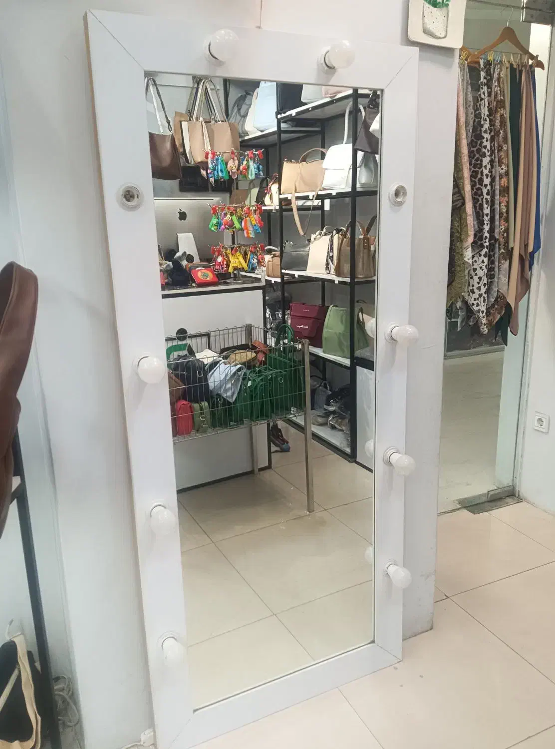 آینه چراغ دار|آینه|همدان, |دیوار