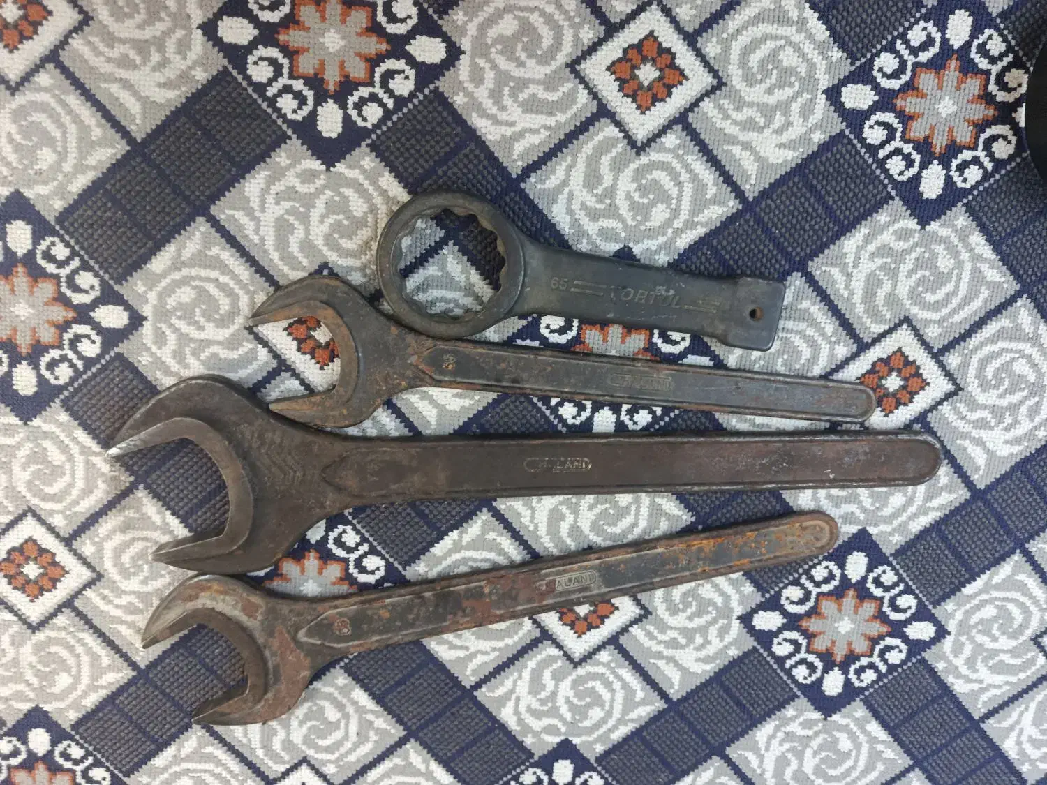 آچاربزرگ|ابزارآلات|کرمانشاه, |دیوار