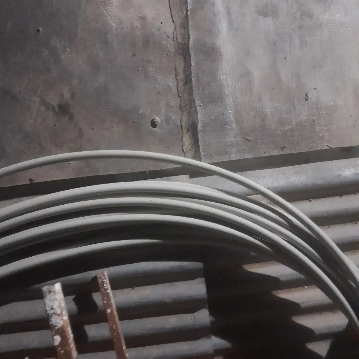 لوله اب وبرق|مصالح و تجهیزات ساختمان|گالیکش, |دیوار