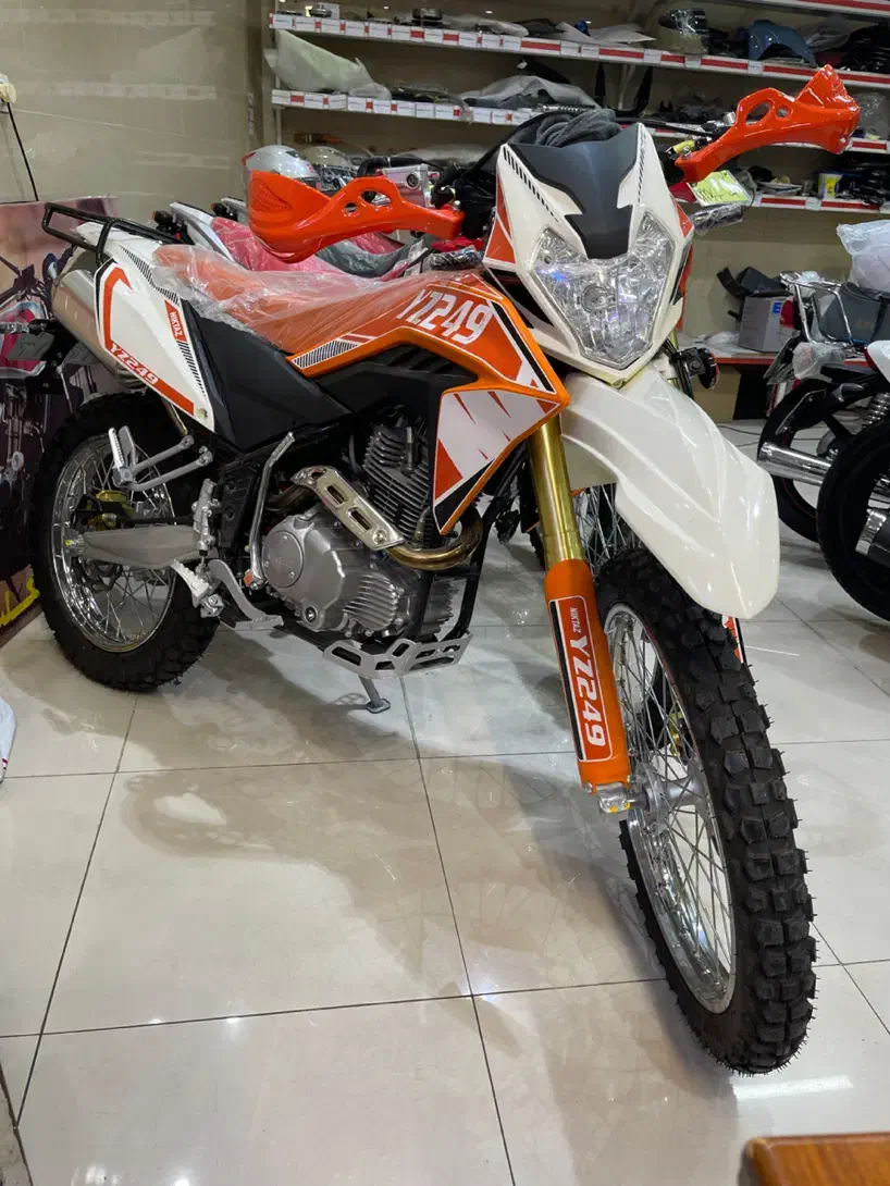 تریل پرواز ۲۰۰ و نیکتاز ۲۵۰ صفر مدل ۱۴۰۴|موتورسیکلت|شیراز, بالا کفت|دیوار